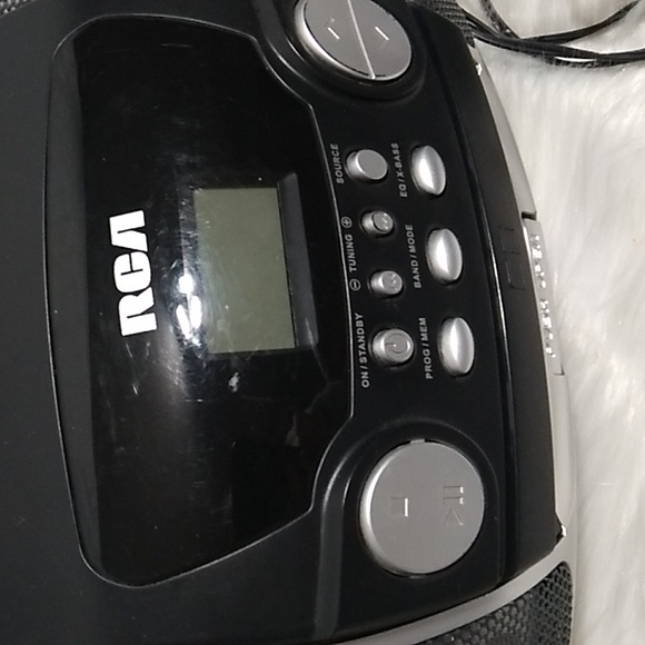 RCA Portable & Electric Boombox CD Cassette AM/FM Player Works Vintage - Picture 3 of 12